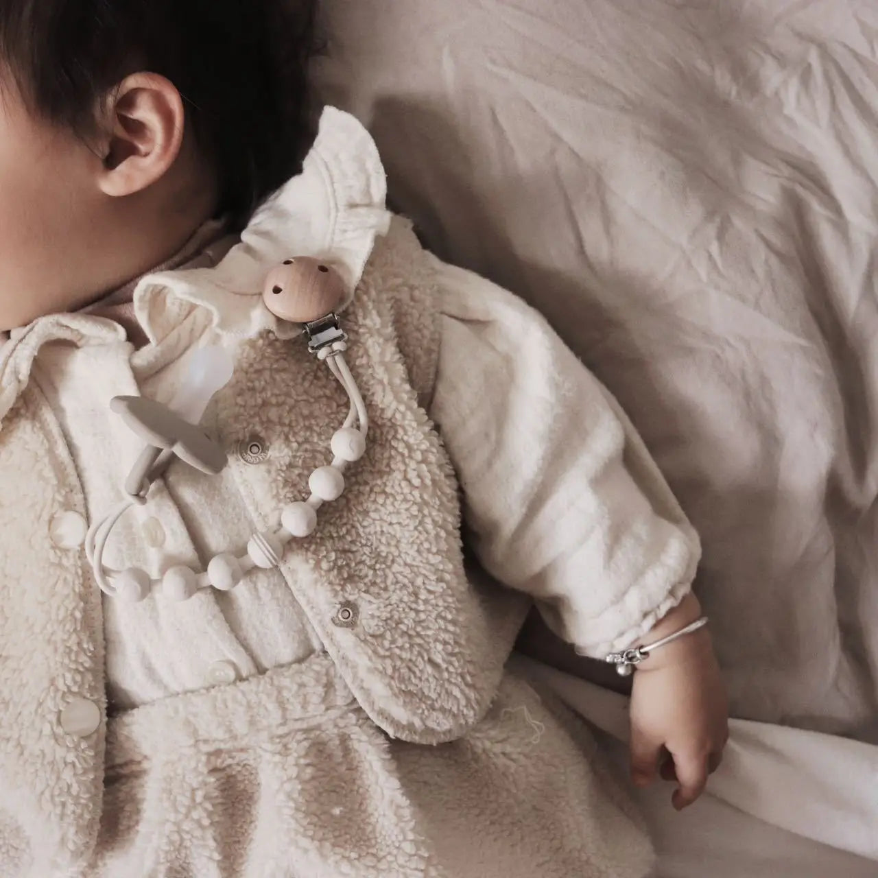 Food-Grade Silicone Baby Teether – Safe, Soft & Soothing for 6–36 Months