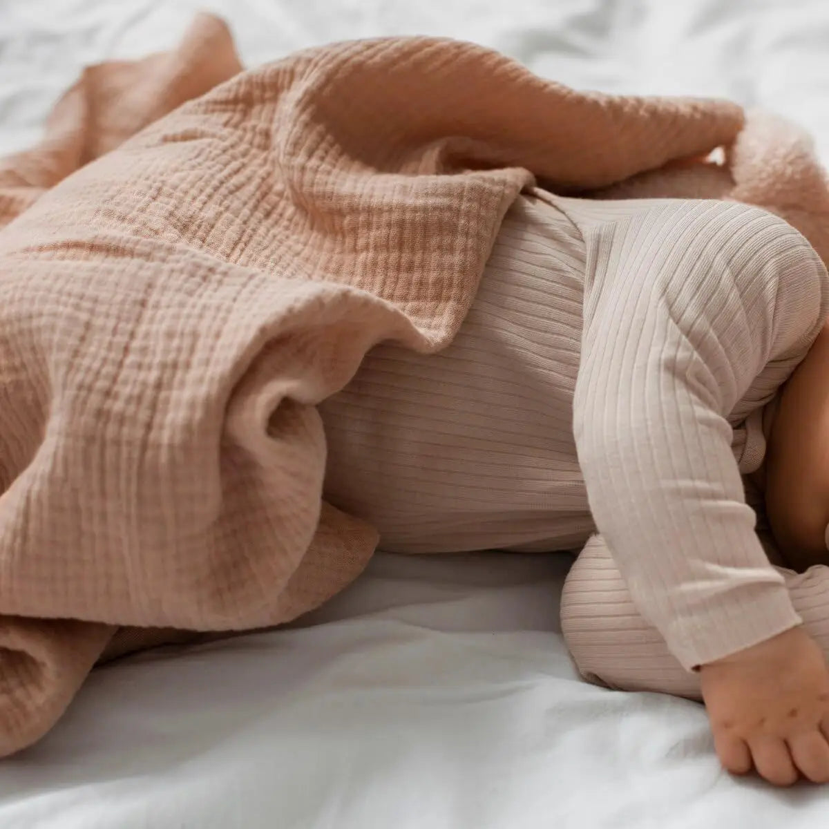 Soft Cotton Baby Swaddle Blanket – Solid Color, 0–12 Months (Spring & Autumn)